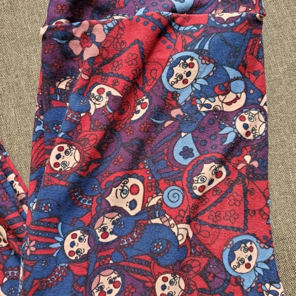 Nesting doll lularoe leggings - Picture 2 of 3